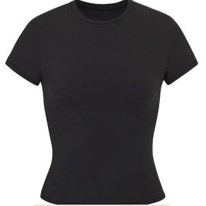 NWT SKIMS FITS EVERYBODY BLACK TSHIRT SIZE L